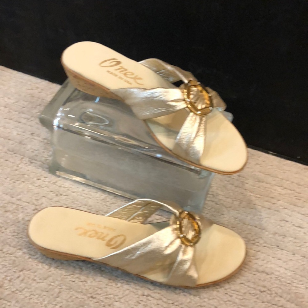 Onex gold sandal